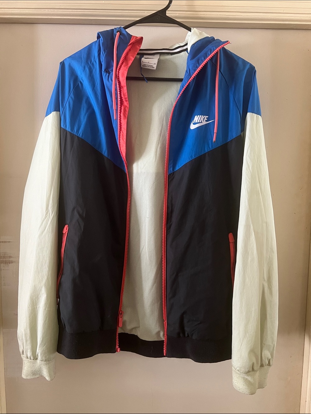 Nike Colorblock Hooded Windbreaker Jacket in Blue, Black & White